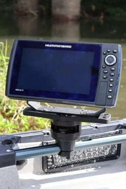 Railblaza HEXX Rotating Fishfinder Mount -HWS Sale Store 11 4175 11 HEXX Rotating Platform In use 540x8102