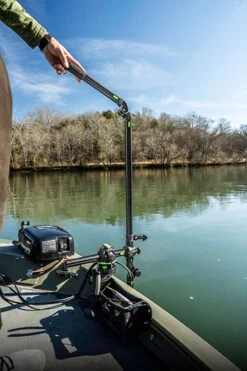 Railblaza HEXX Live Pole 60 Transducer Mount -HWS Sale Store 11 4190 11 HEXX Live Pole 60 OttDeFoe In Use2 540x810