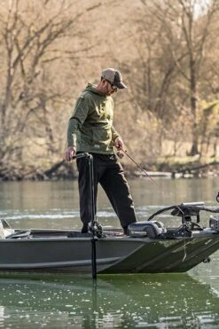 Railblaza HEXX Live Pole 60 Transducer Mount -HWS Sale Store 11 4190 11 HEXX Live Pole 60 OttDefoe Lifestyle3 540x810